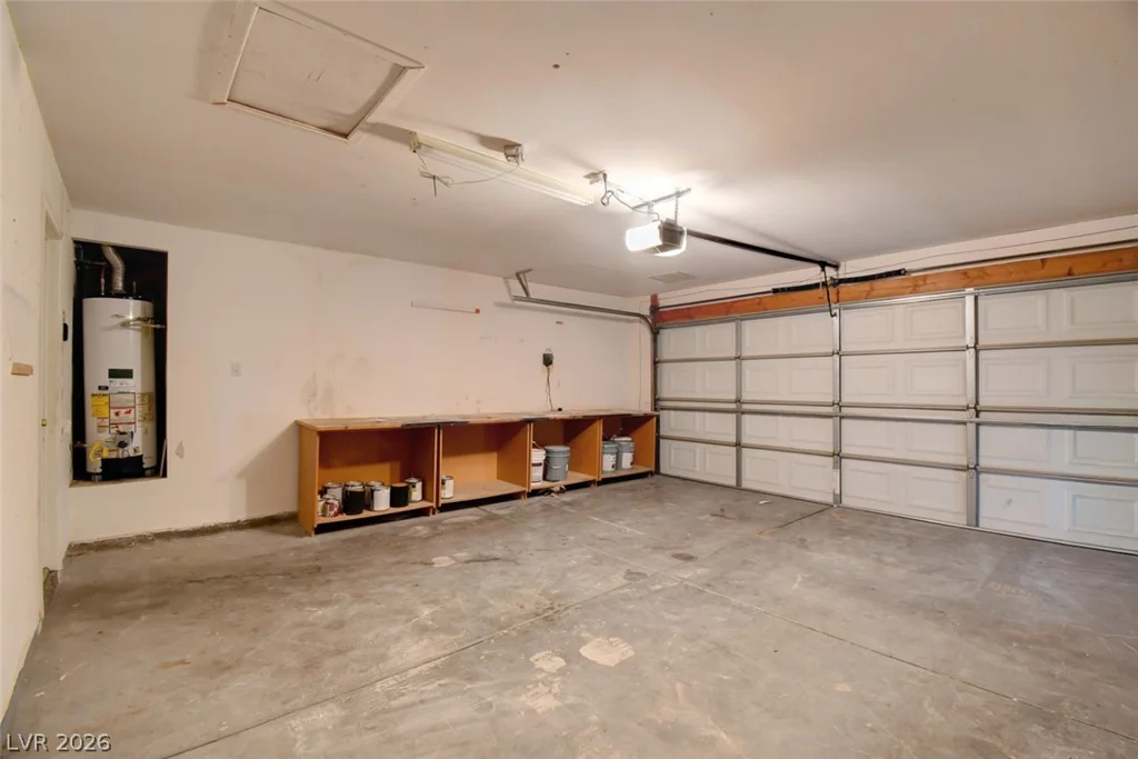 8221 Hollister, Las Vegas, NV 89131