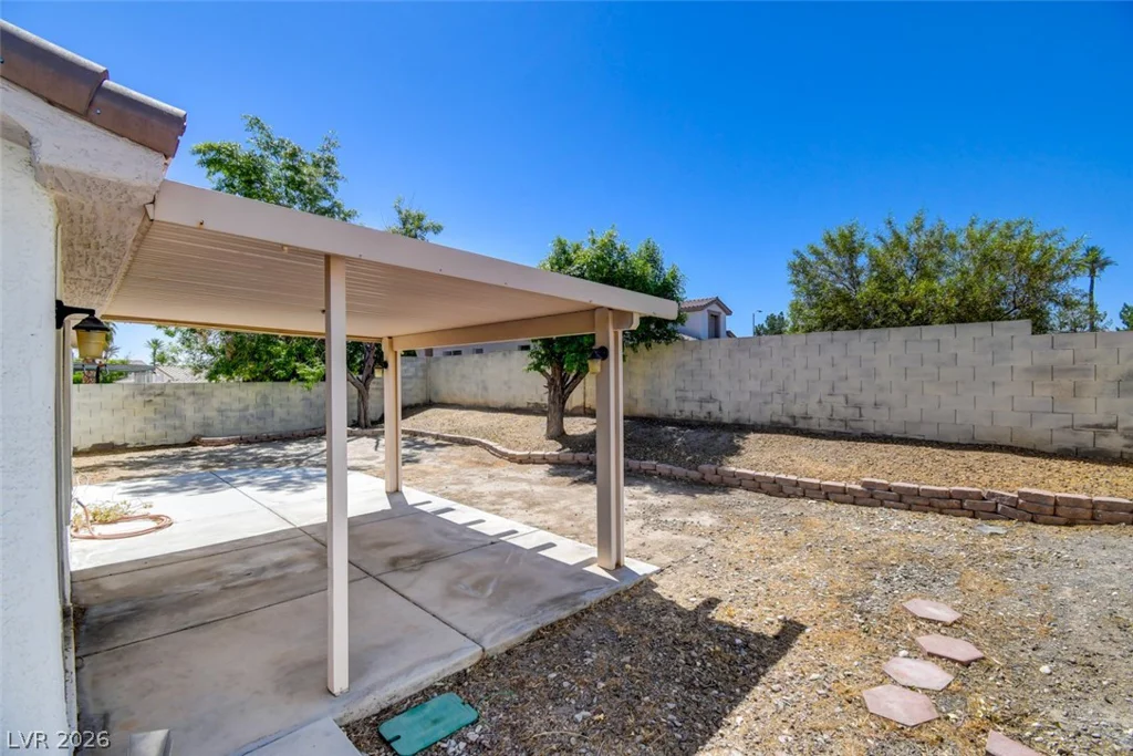 8221 Hollister, Las Vegas, NV 89131