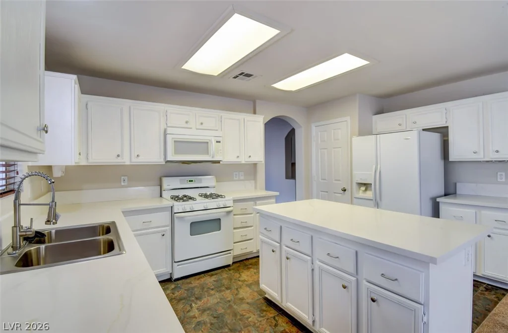 8221 Hollister, Las Vegas, NV 89131