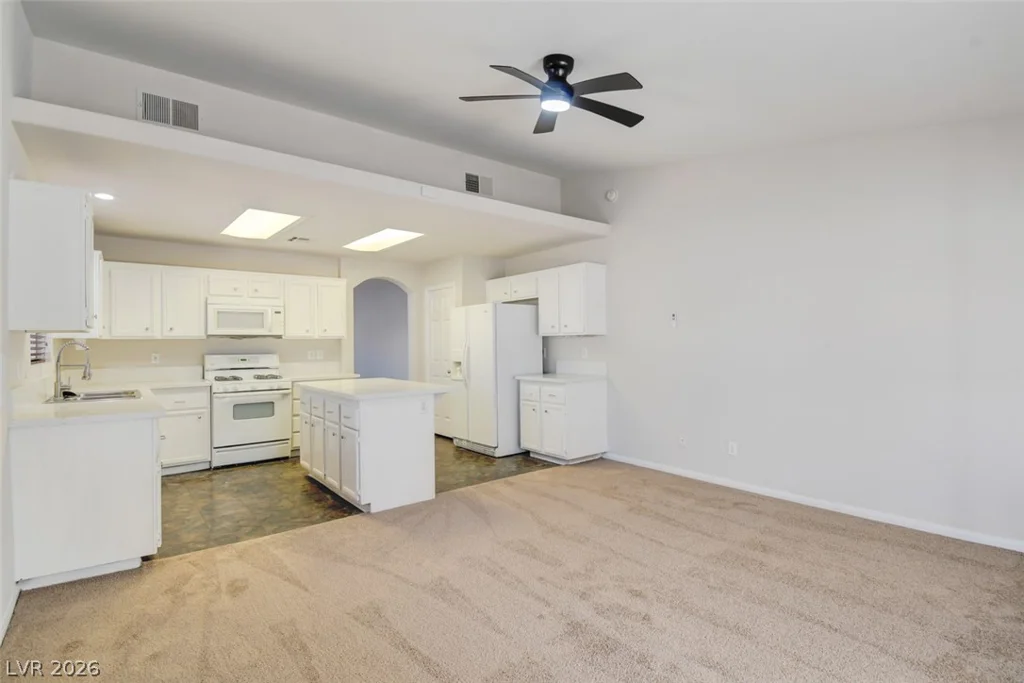 8221 Hollister, Las Vegas, NV 89131