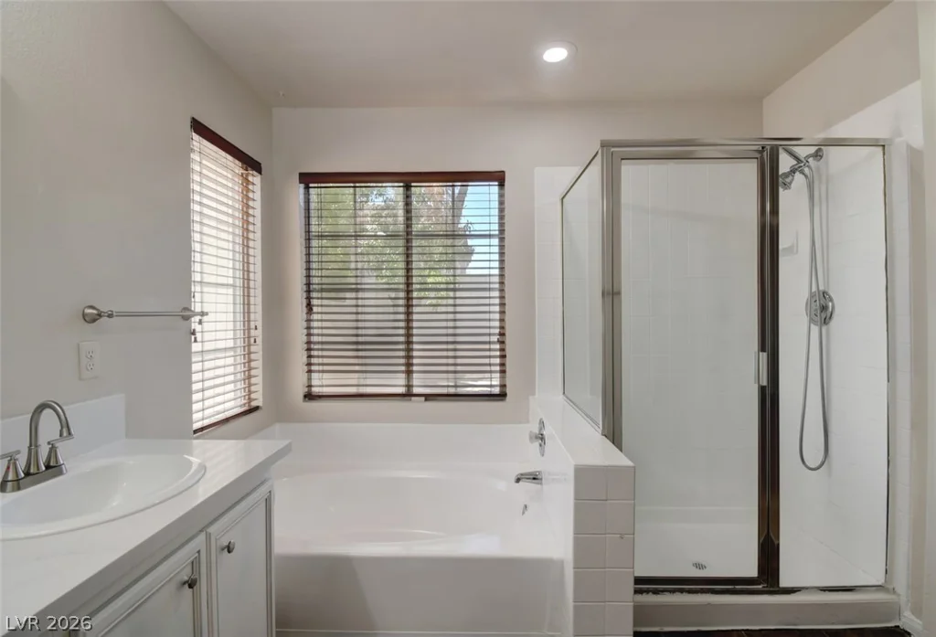 8221 Hollister, Las Vegas, NV 89131