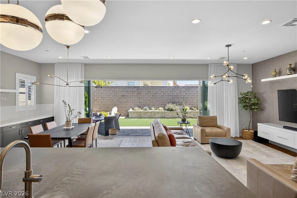 2706 Canvas Sky, Henderson, NV 89044