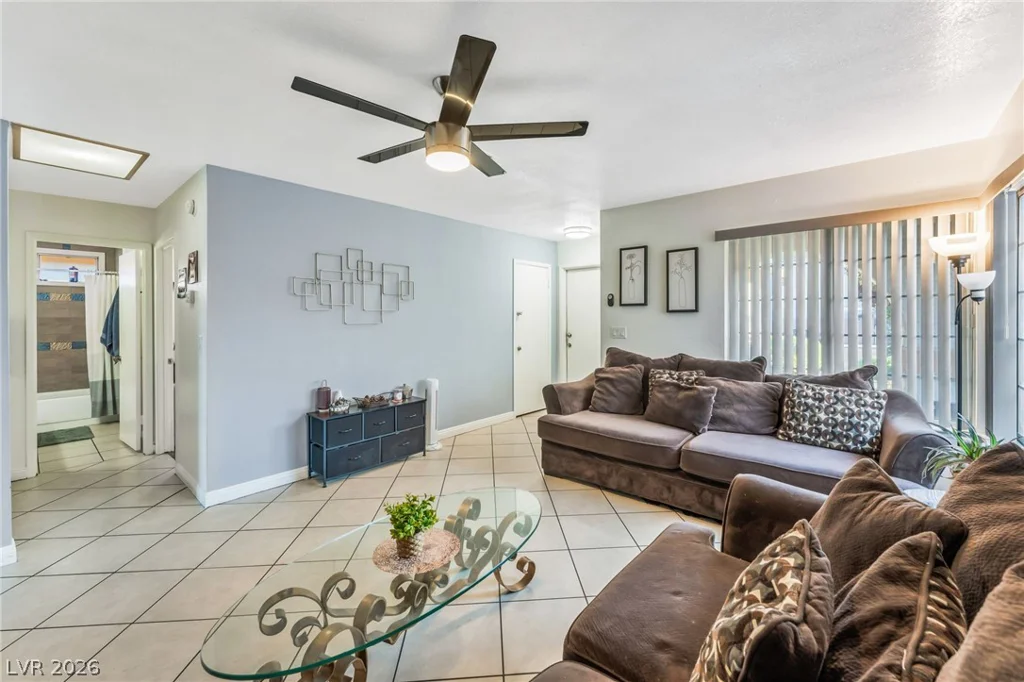 5942 Whispering Pine, Las Vegas, NV 89142