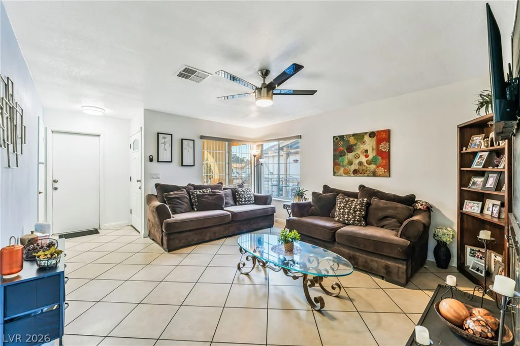 5942 Whispering Pine, Las Vegas, NV 89142