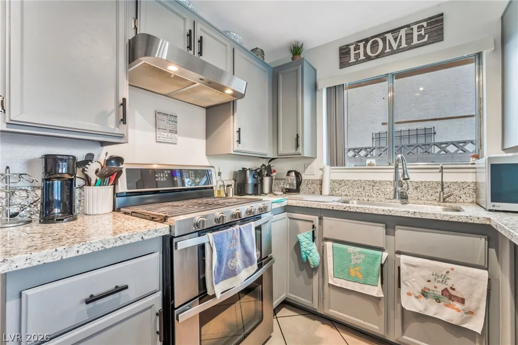5942 Whispering Pine, Las Vegas, NV 89142