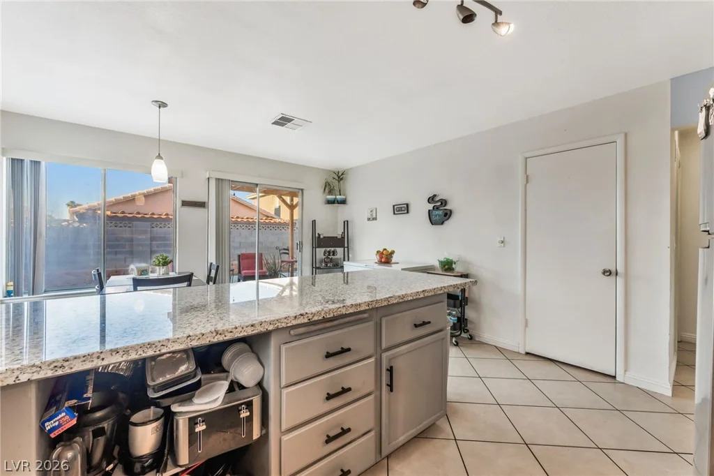 5942 Whispering Pine, Las Vegas, NV 89142