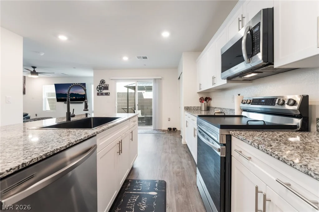 6867 Evening Orchid, North Las Vegas, NV 89086
