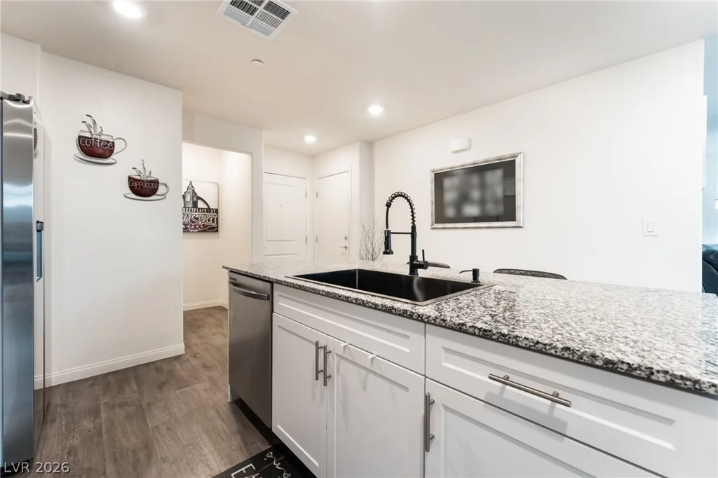 6867 Evening Orchid, North Las Vegas, NV 89086