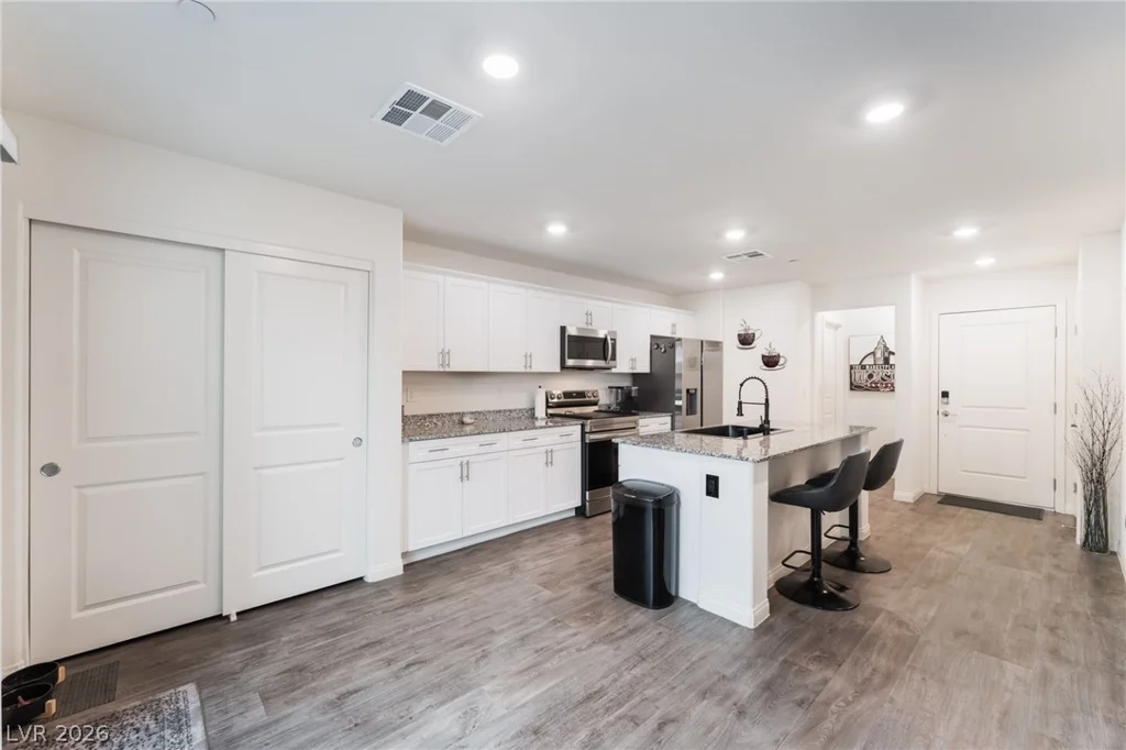 6867 Evening Orchid, North Las Vegas, NV 89086