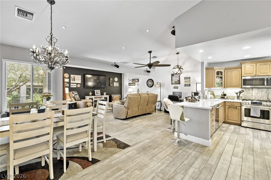 8904 Litchfield, Las Vegas, NV 89134