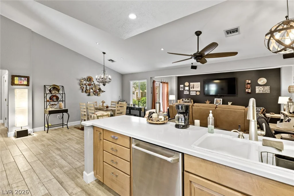 8904 Litchfield, Las Vegas, NV 89134