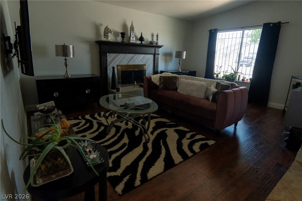 6747 Grandola, Las Vegas, NV 89103