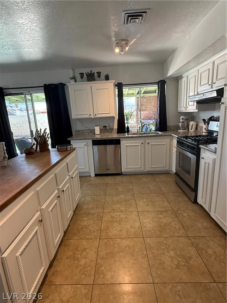 6747 Grandola, Las Vegas, NV 89103