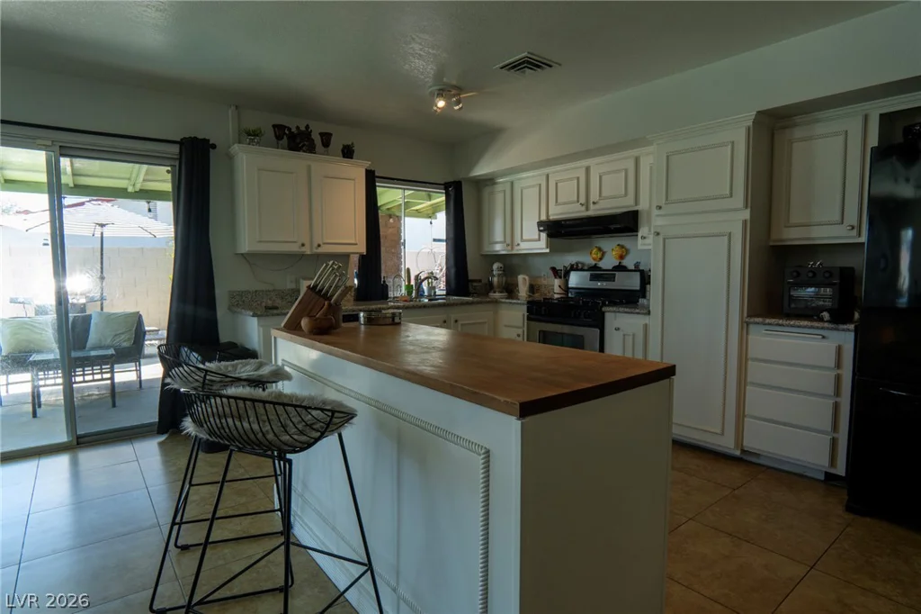6747 Grandola, Las Vegas, NV 89103