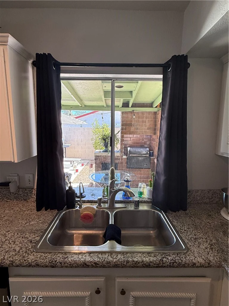 6747 Grandola, Las Vegas, NV 89103
