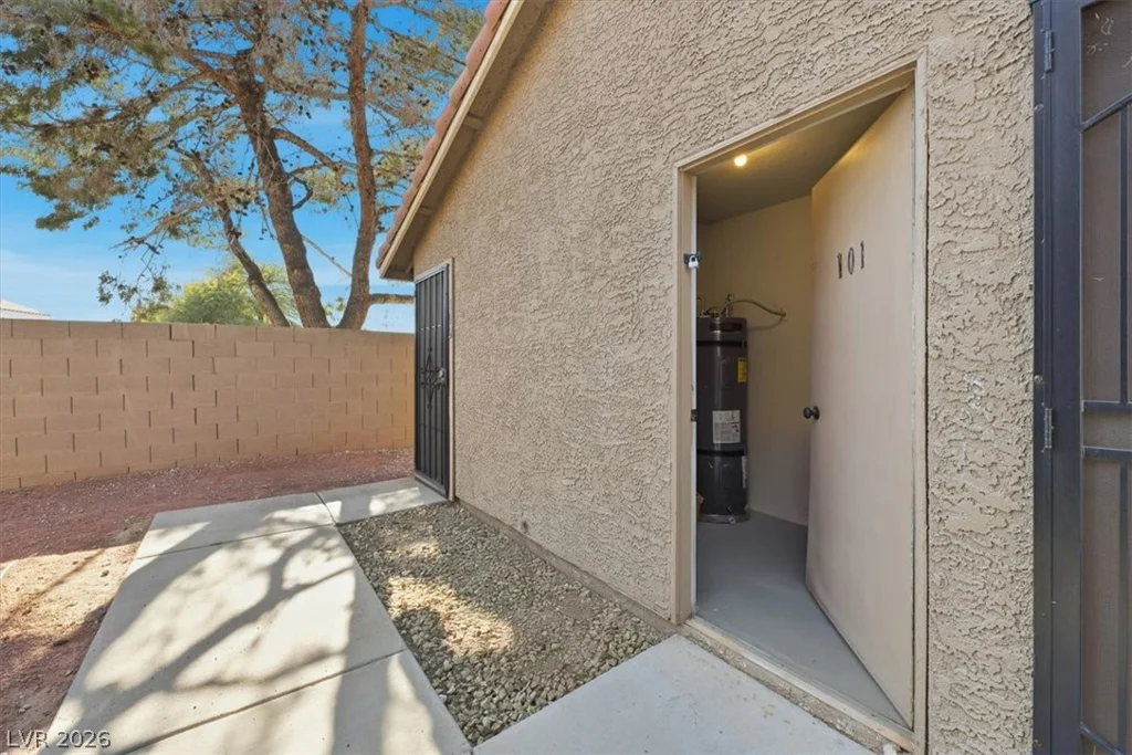 1616 Burningwood, Las Vegas, NV 89108