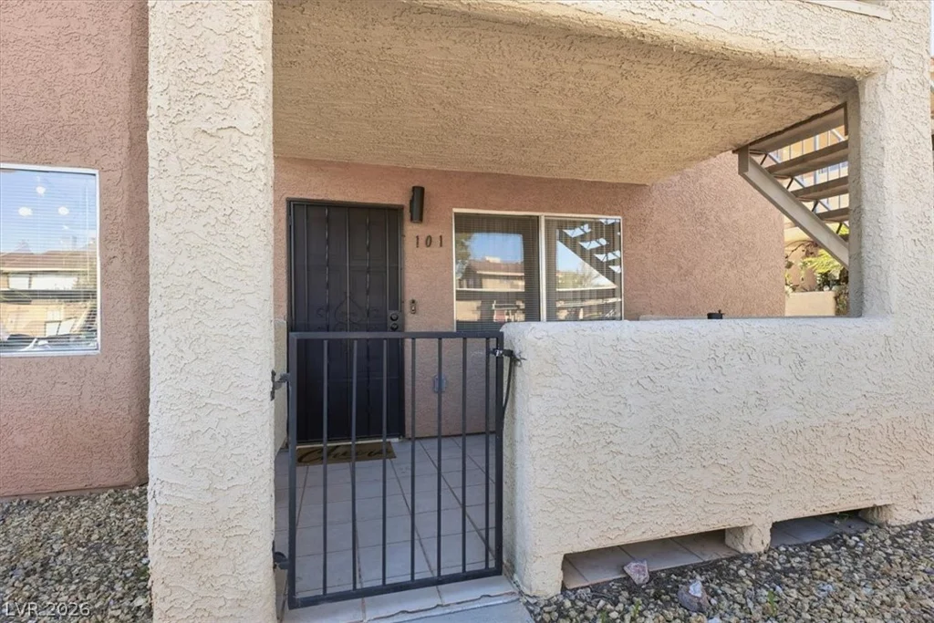 1616 Burningwood, Las Vegas, NV 89108