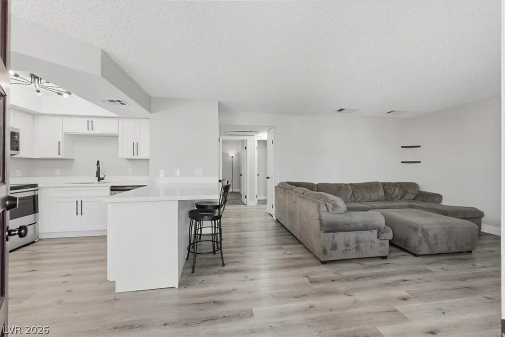 1616 Burningwood, Las Vegas, NV 89108