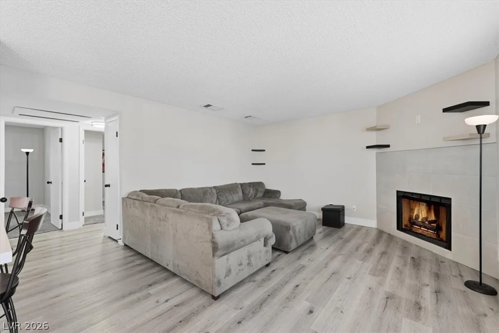 1616 Burningwood, Las Vegas, NV 89108