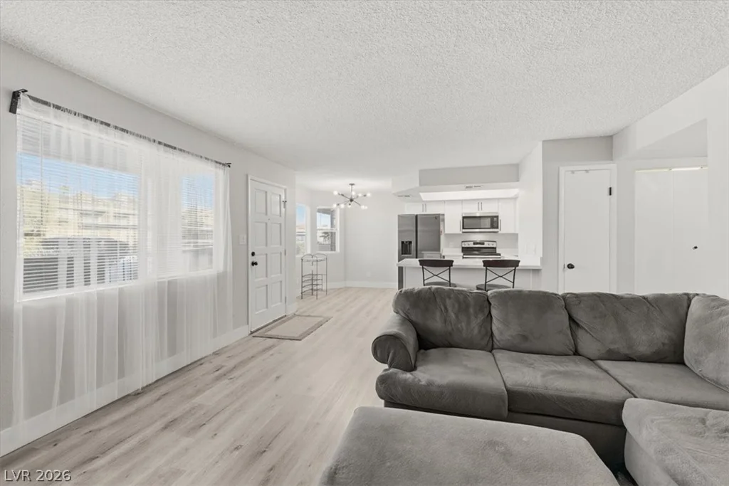 1616 Burningwood, Las Vegas, NV 89108