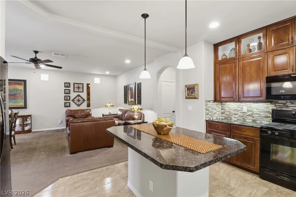 7258 Shannon Ridge, Las Vegas, NV 89118