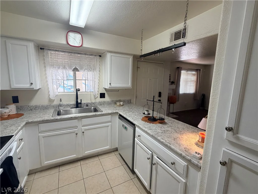 2725 Nellis, Las Vegas, NV 89121
