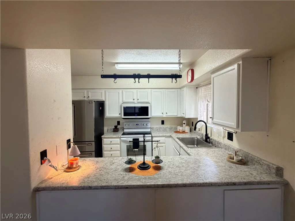 2725 Nellis, Las Vegas, NV 89121