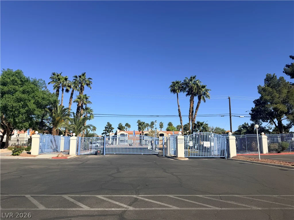 2725 Nellis, Las Vegas, NV 89121