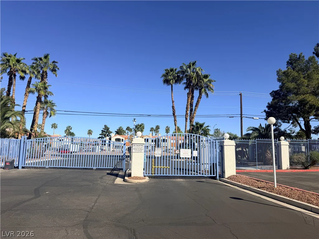 2725 Nellis, Las Vegas, NV 89121