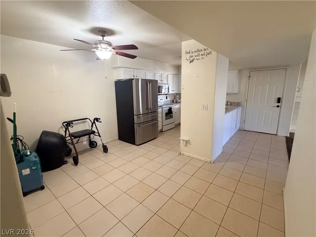 2725 Nellis, Las Vegas, NV 89121