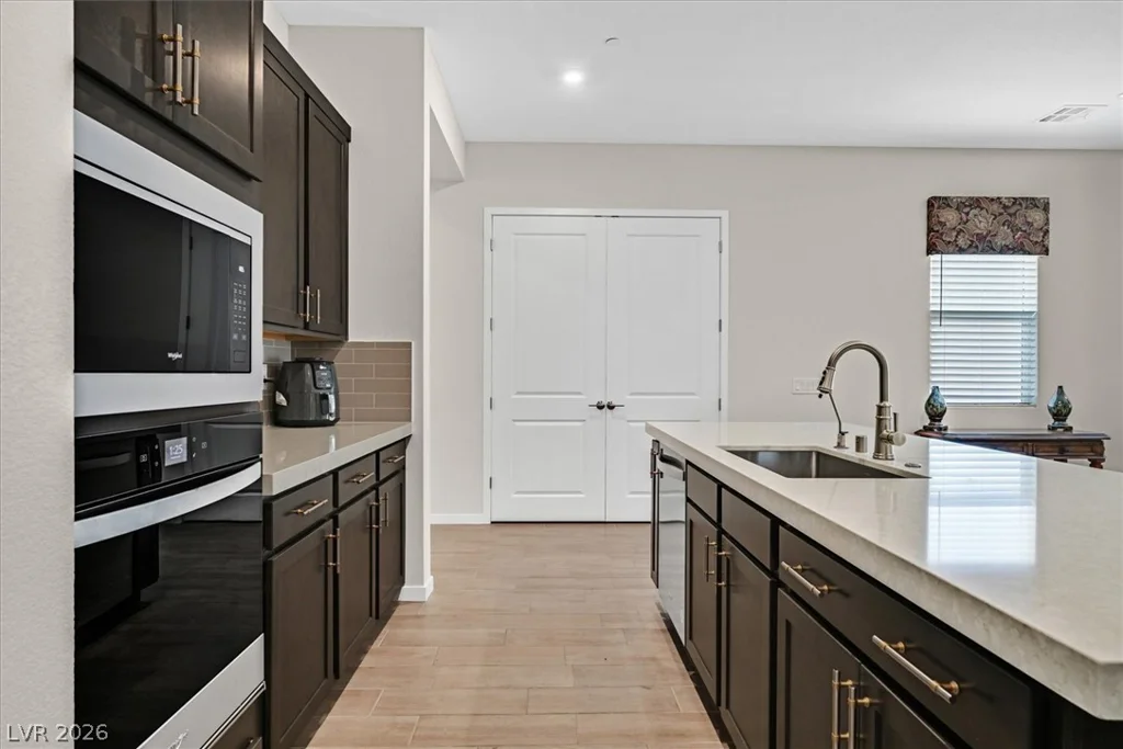 834 Eaton Falls, Henderson, NV 89011
