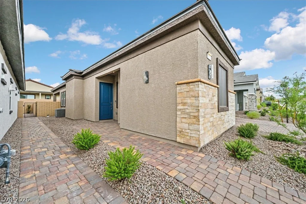 834 Eaton Falls, Henderson, NV 89011