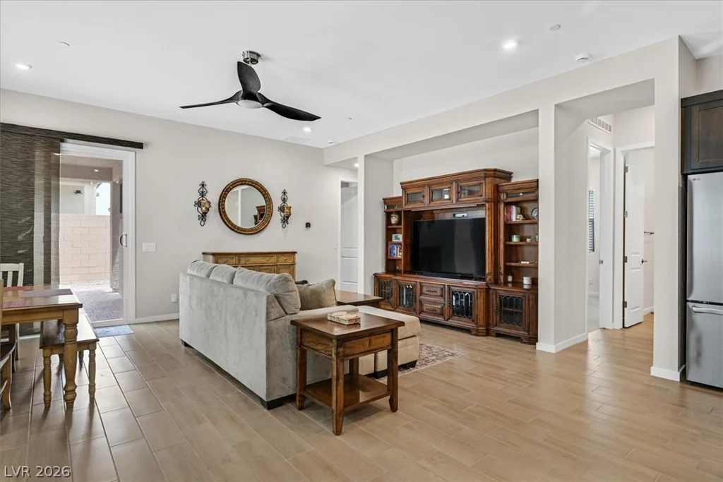 834 Eaton Falls, Henderson, NV 89011