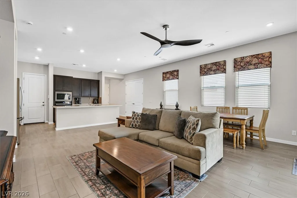 834 Eaton Falls, Henderson, NV 89011
