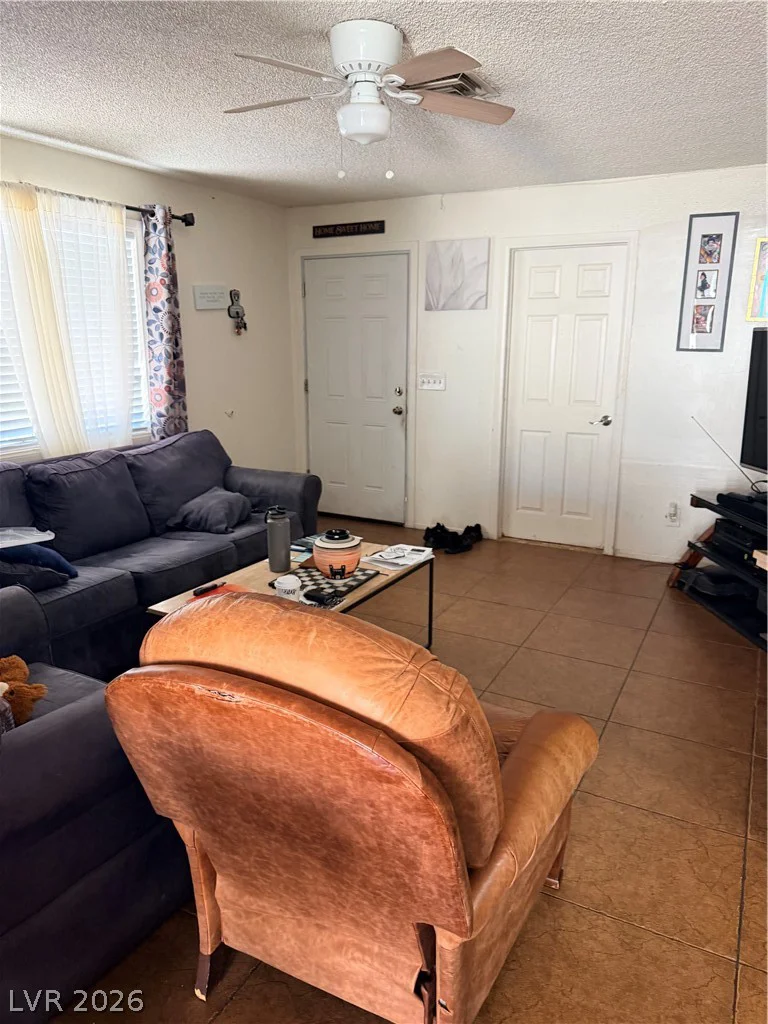 4451 Honeydew, Las Vegas, NV 89147