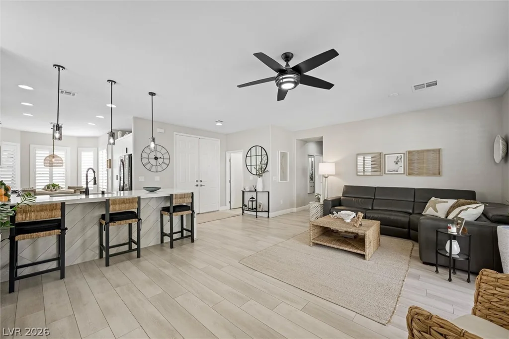 10232 Roma Madre, Las Vegas, NV 89135