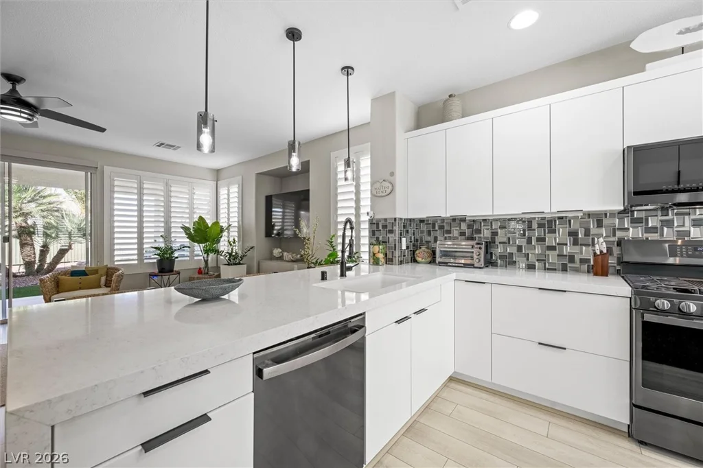 10232 Roma Madre, Las Vegas, NV 89135