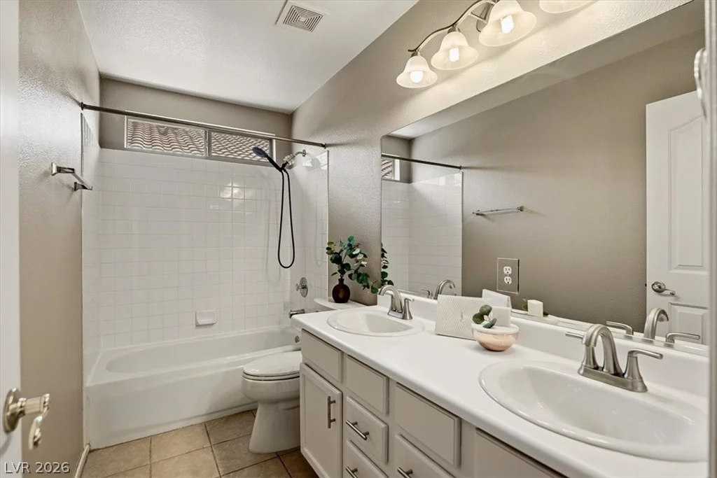 972 Hollandsworth, Las Vegas, NV 89123