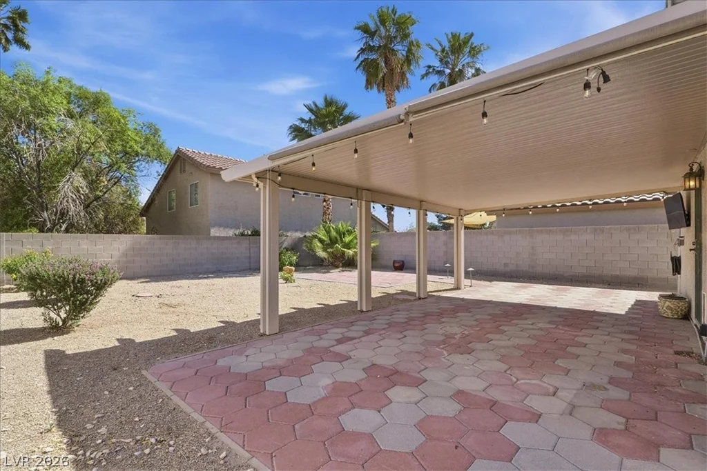 972 Hollandsworth, Las Vegas, NV 89123