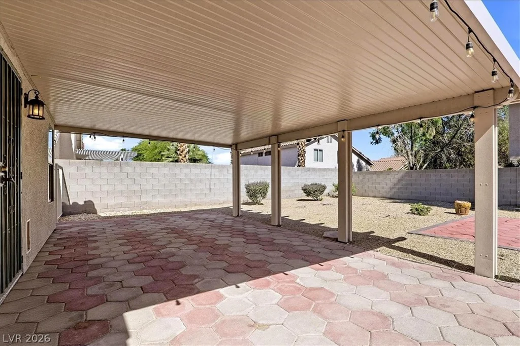 972 Hollandsworth, Las Vegas, NV 89123