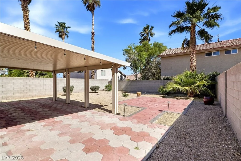 972 Hollandsworth, Las Vegas, NV 89123