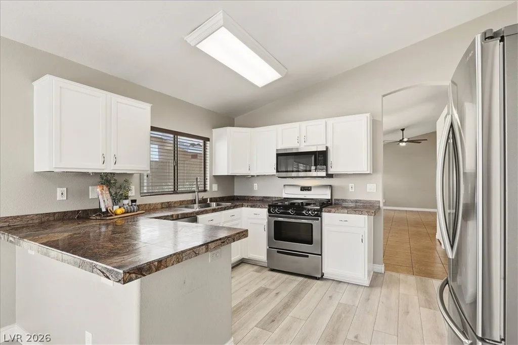 972 Hollandsworth, Las Vegas, NV 89123