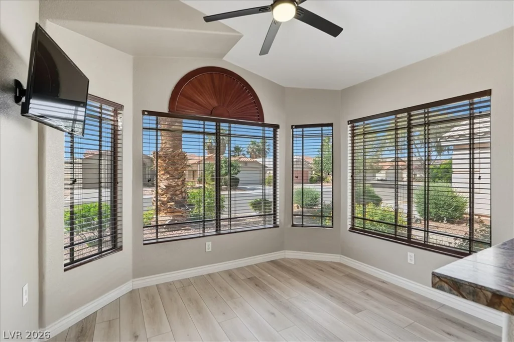 972 Hollandsworth, Las Vegas, NV 89123
