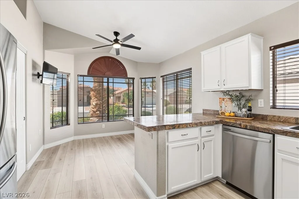 972 Hollandsworth, Las Vegas, NV 89123