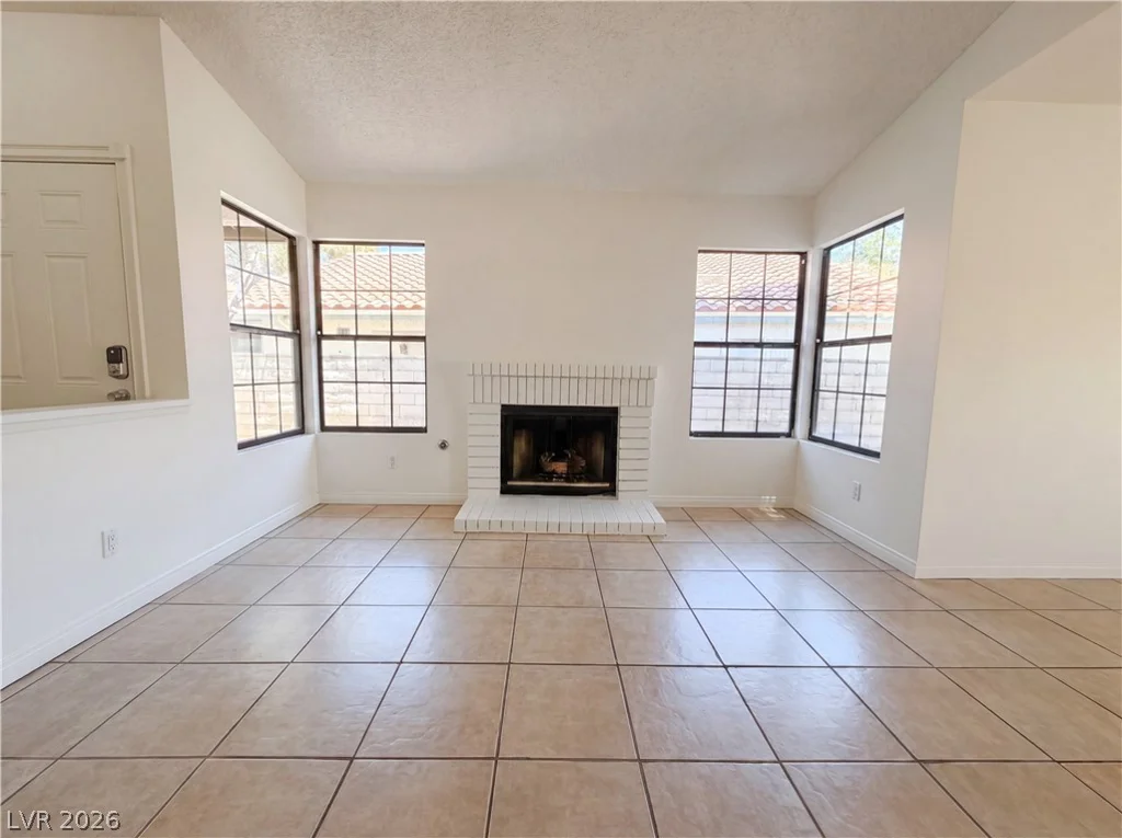 699 Thousand Oaks, Las Vegas, NV 89123