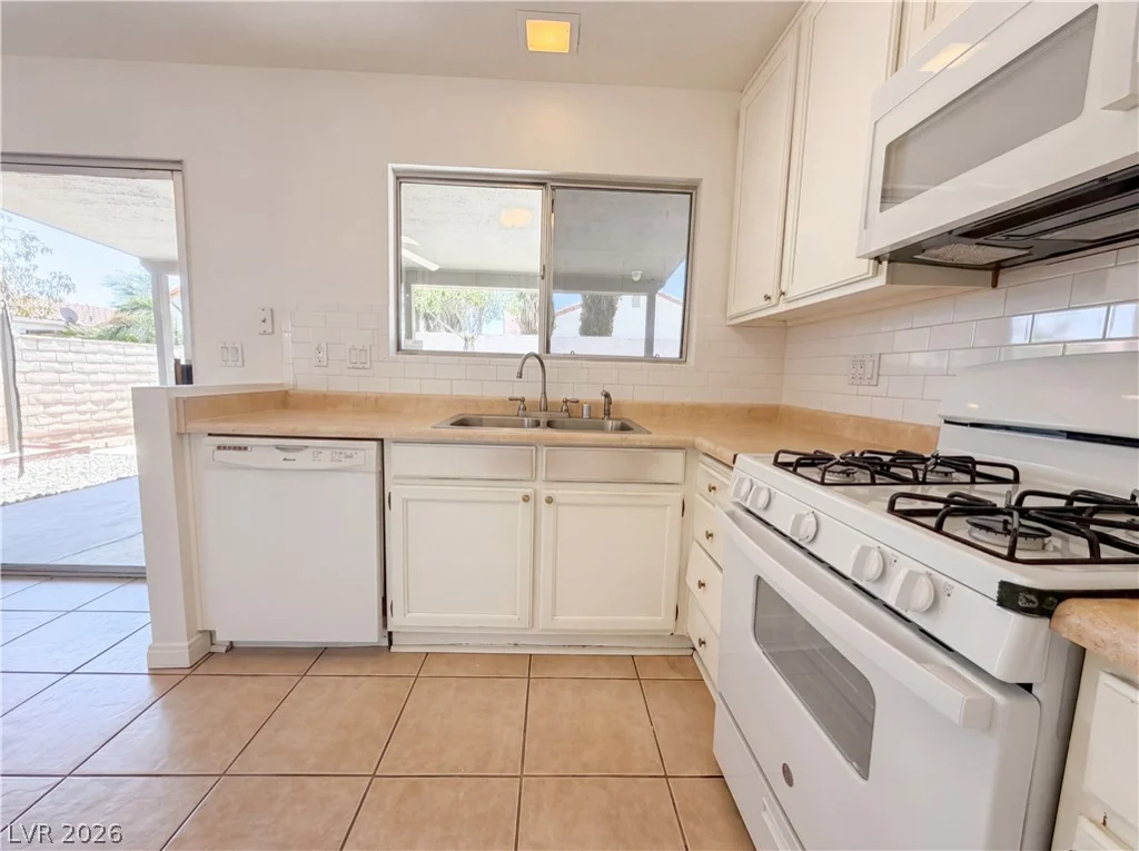 699 Thousand Oaks, Las Vegas, NV 89123