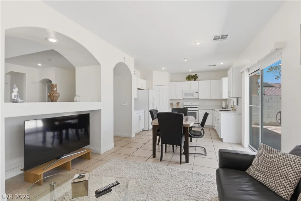 144 Beaver Falls, Las Vegas, NV 89123