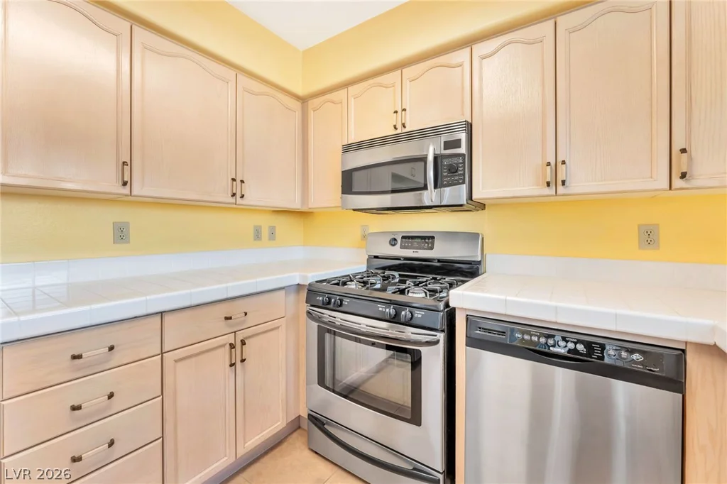 4428 La Madre, North Las Vegas, NV 89031