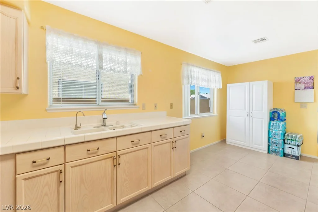 4428 La Madre, North Las Vegas, NV 89031