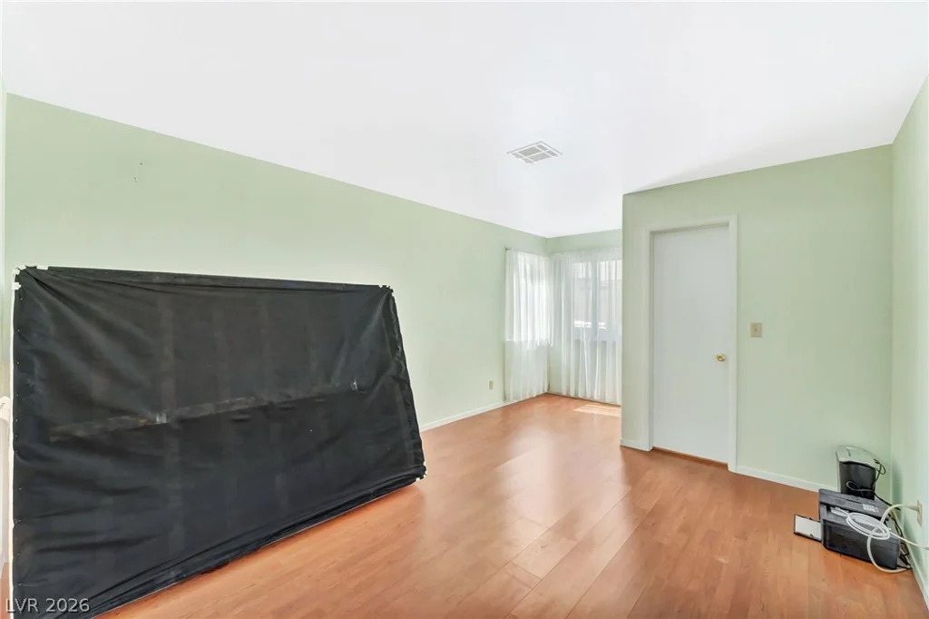 4428 La Madre, North Las Vegas, NV 89031